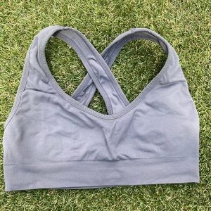 Seamless sports bra